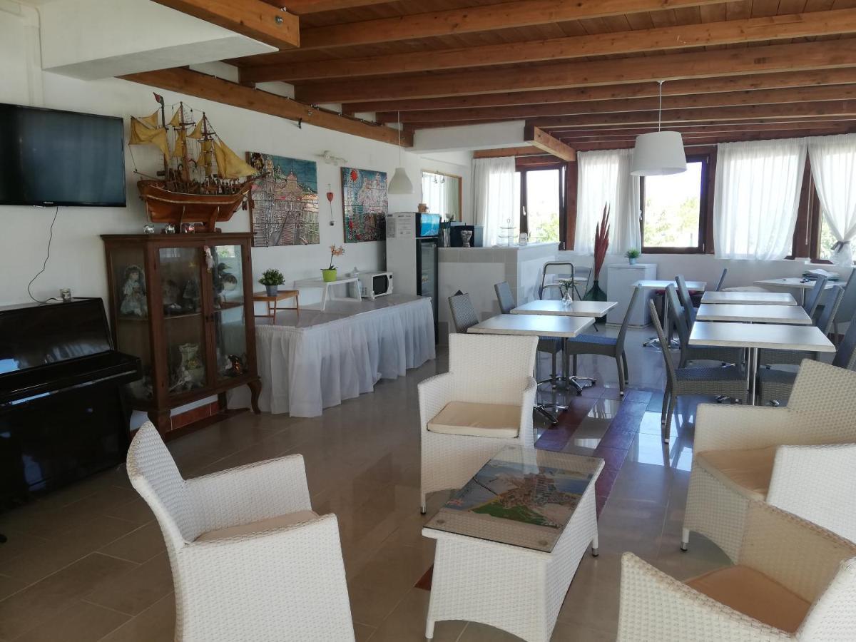 B&B Palazzo Manfredi Vieste, Fronte Mare Con Parcheggio エクステリア 写真