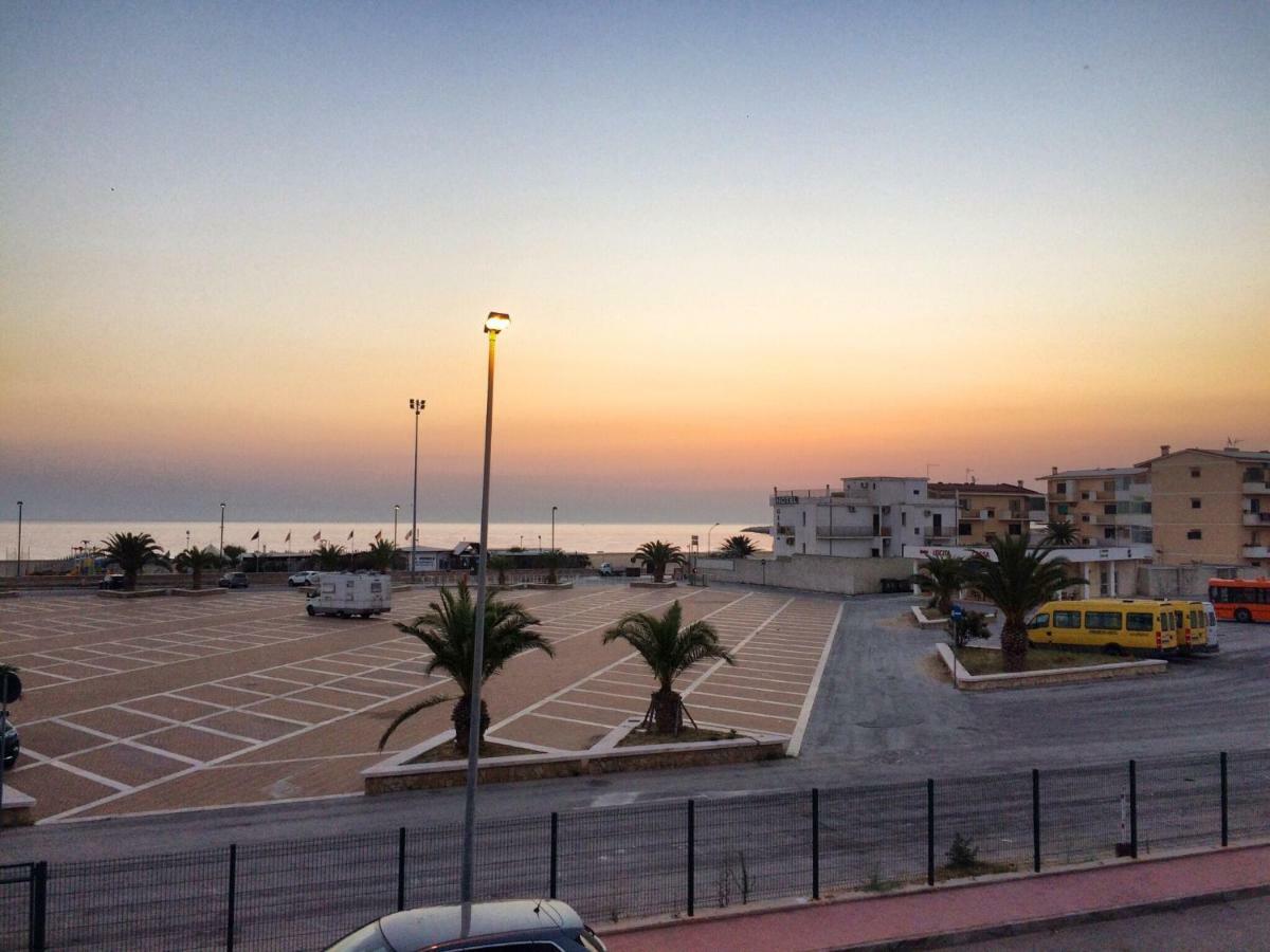 B&B Palazzo Manfredi Vieste, Fronte Mare Con Parcheggio エクステリア 写真